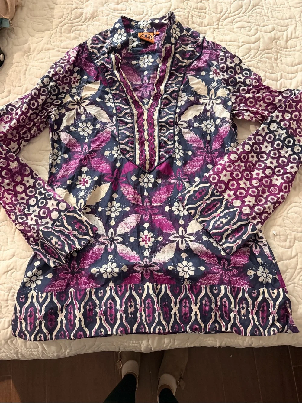 Tory Burch 100% Silk Patterned V-Neck Tunic Top Size 8